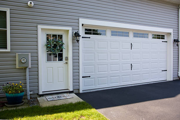 24/7 Emergency Garage Door Panel Replacement experts in Nescopeck, PA